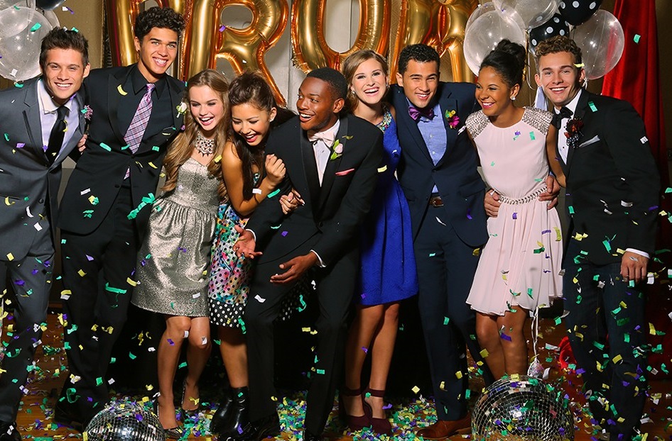 Prom Night Perfection: The 2024 Ultimate Party Bus Guide